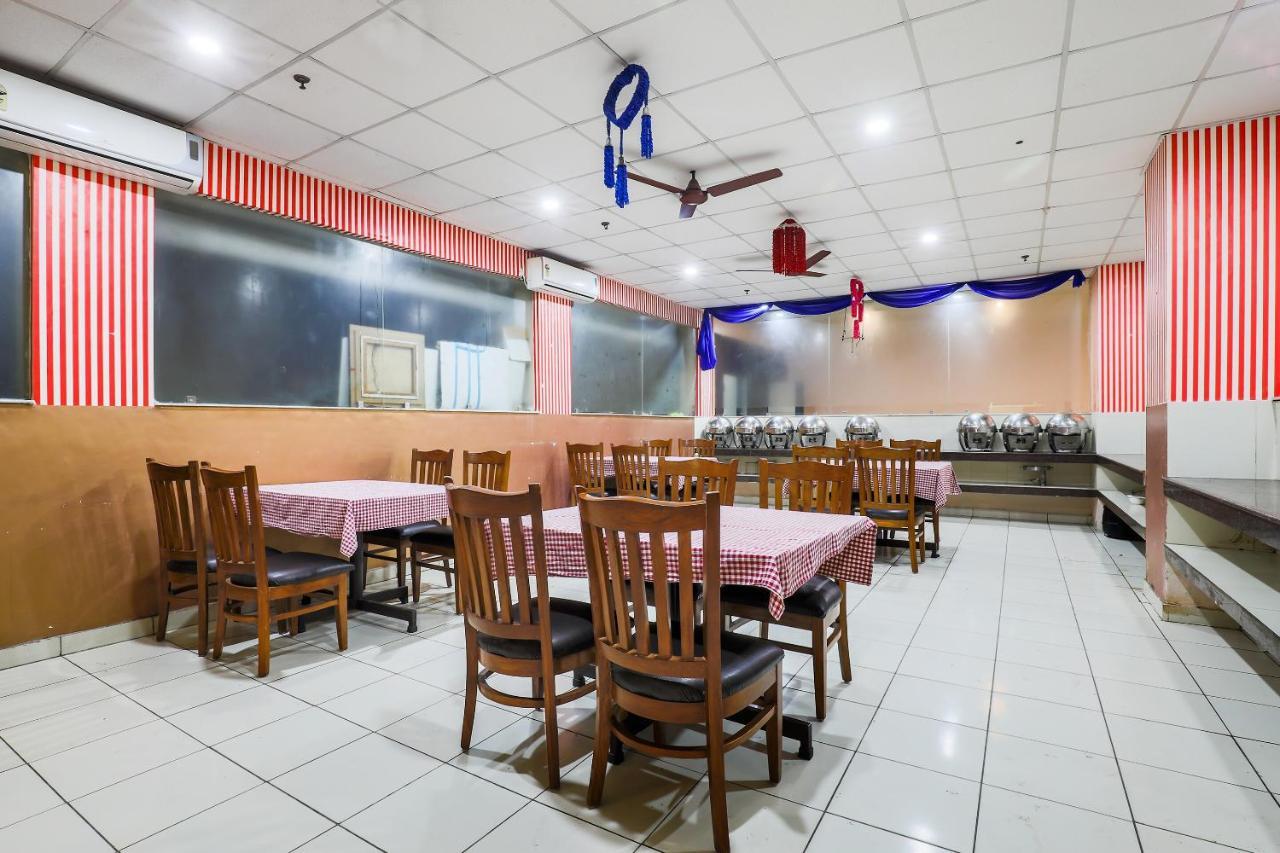 Collection O 426 Red Carpet Hotels Noida Exterior photo